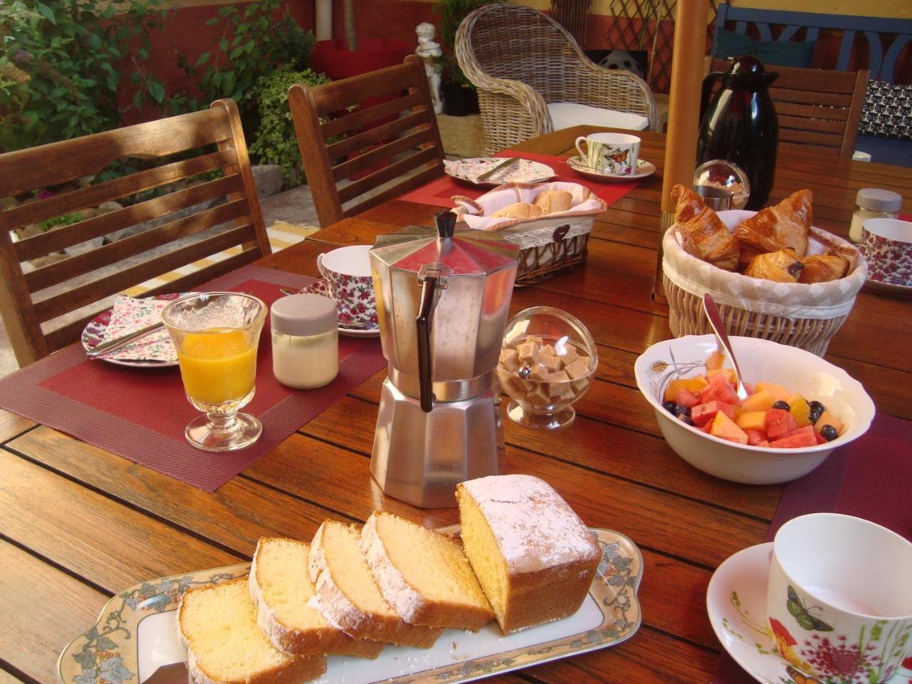 Bed And Breakfast Au Soleil Marsillargues Exterior photo