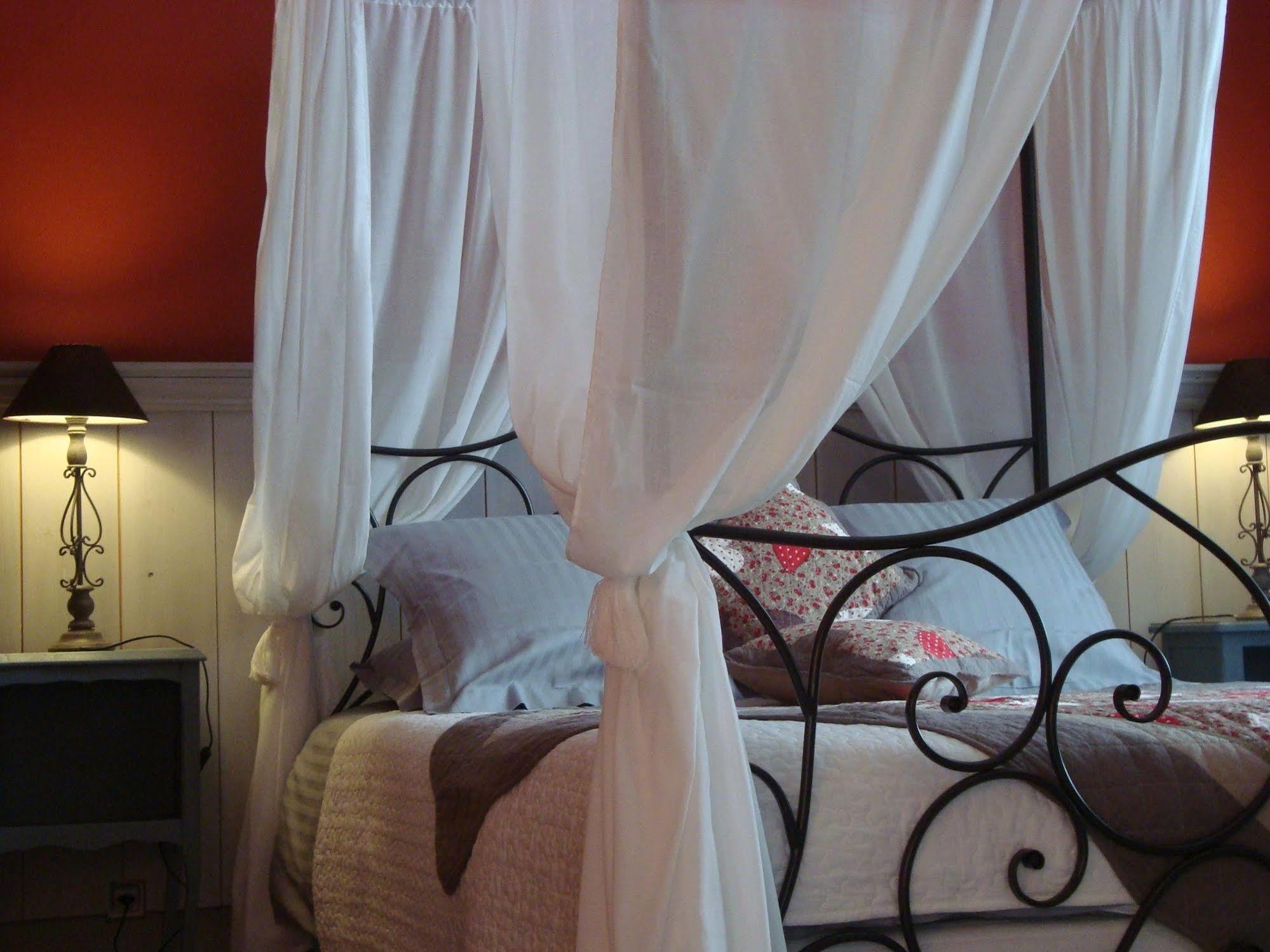 Bed And Breakfast Au Soleil Marsillargues Exterior photo