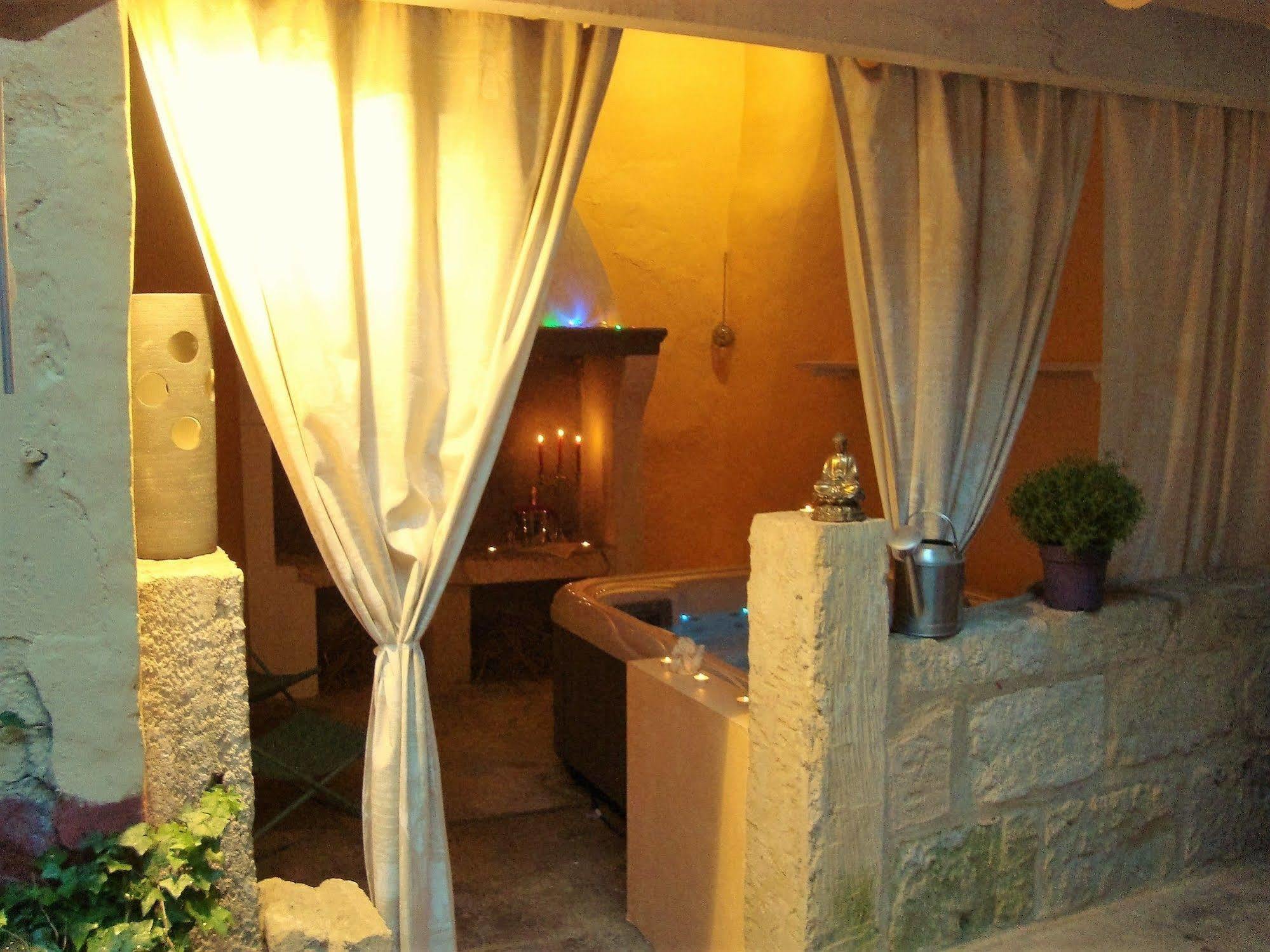 Bed And Breakfast Au Soleil Marsillargues Exterior photo