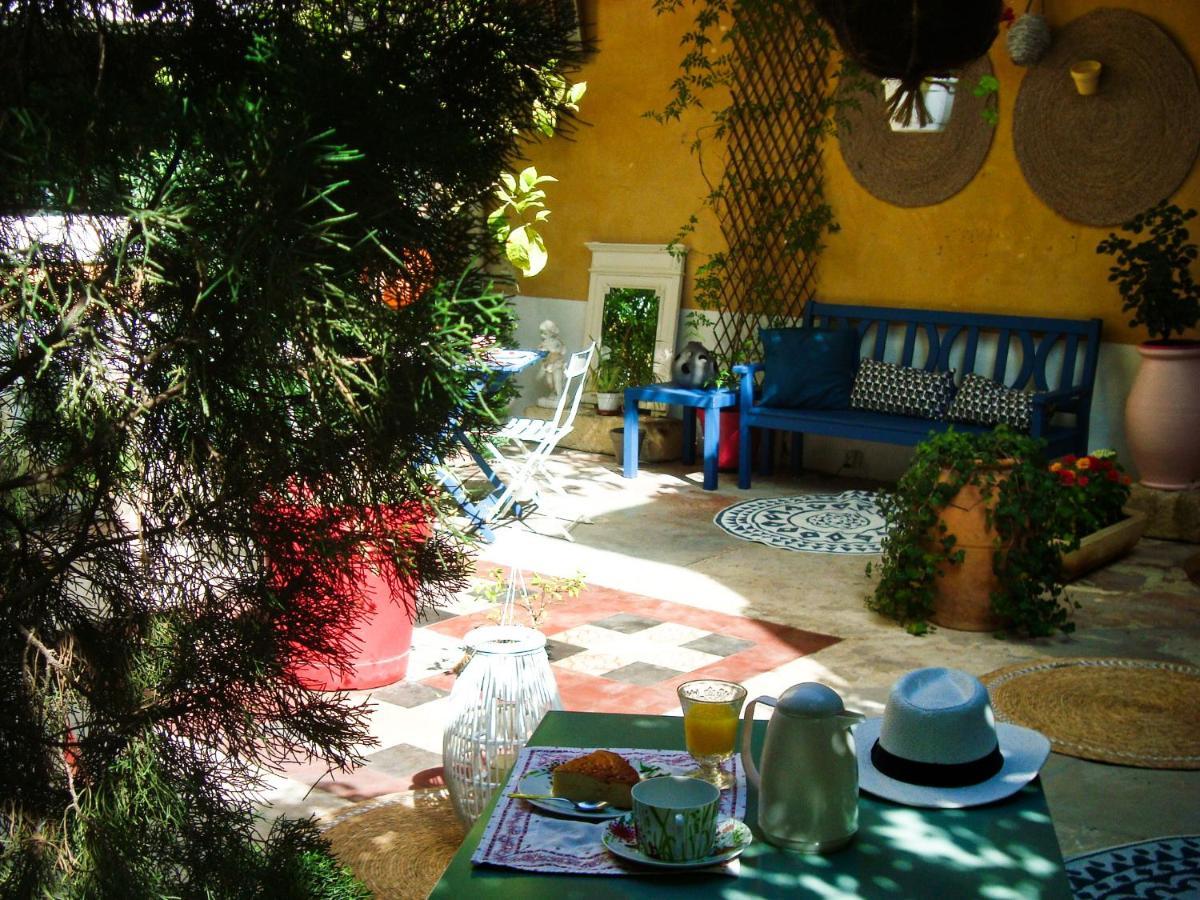 Bed And Breakfast Au Soleil Marsillargues Exterior photo